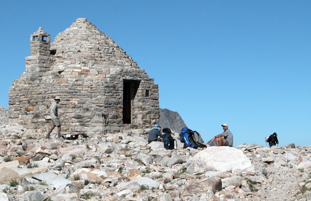 The busy rest stop for hikers at Muir Hut