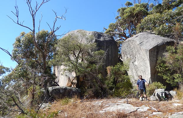 The large granite boulders above Madfish Bay
