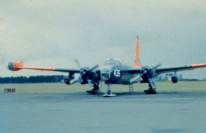 RNZAF Base Wigram 1957: A USN VX6 Lockheed Neptune P2V-7LP. &quot;2 turning, 2 burning&quot;