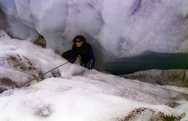 Crevasse extraction training for Lucy on the lower Easton Glacier